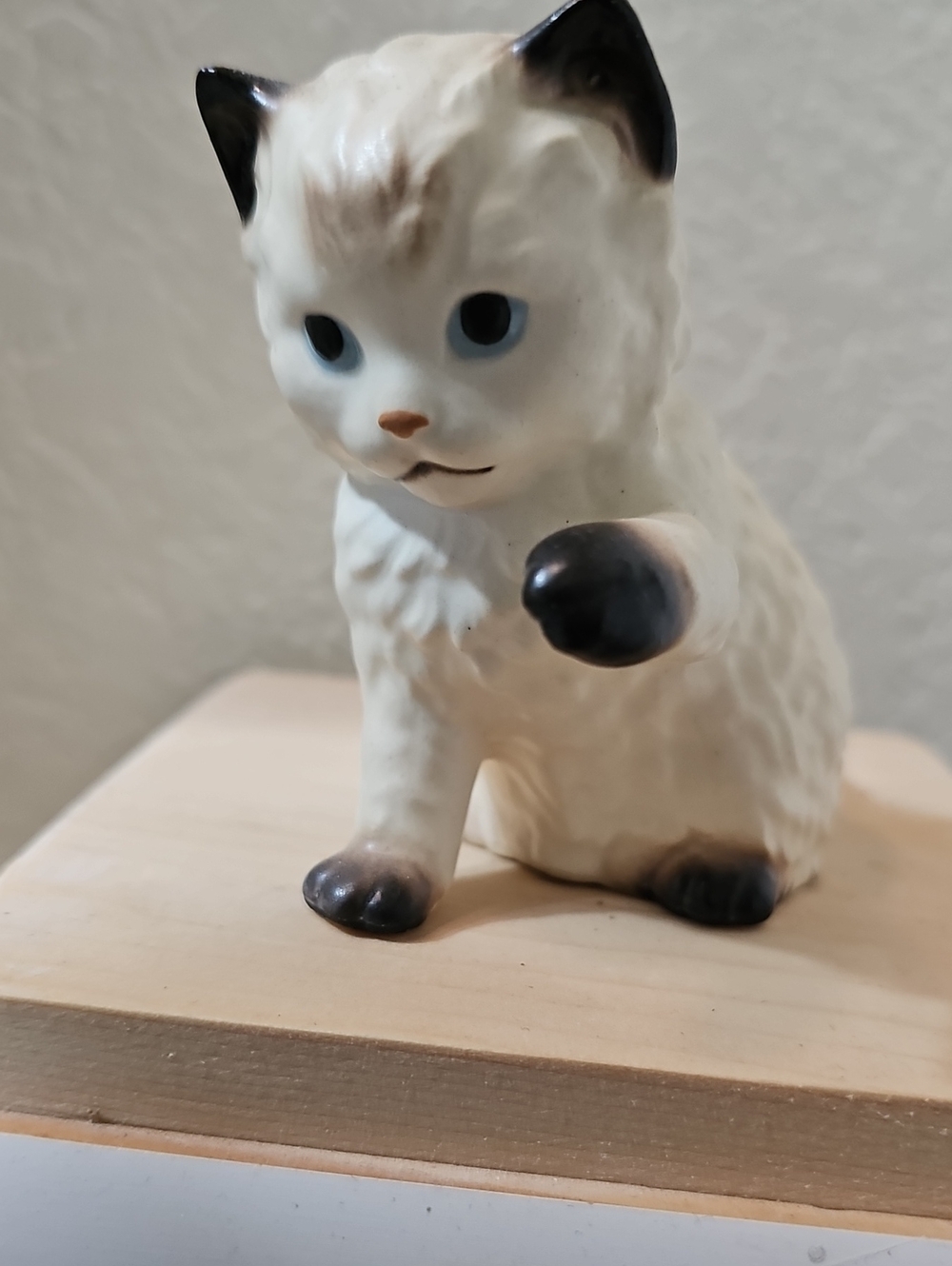Source Unknown White and Black Ceramic Kitten Figurine